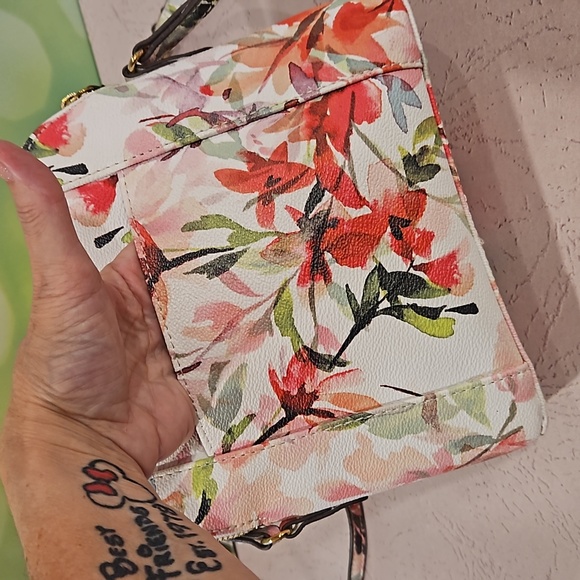 Liz Claiborne floral crossbody adjustable strap pink floral adjustable strap EUC - Picture 5 of 13